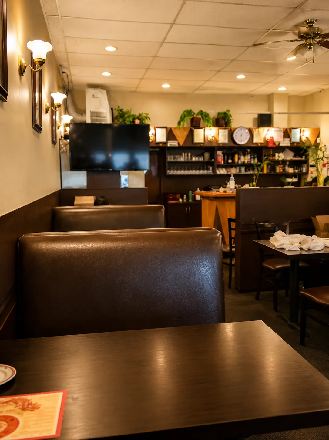 Green pepper stir-fry simmering in a savoury sauce at Hi-Ball Restaurant on Academy Road